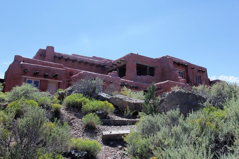 Painted Desert Inn side view - Arizona - History's Homes