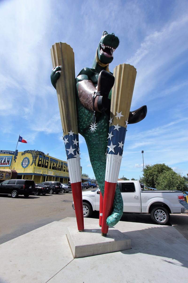 Big TExan dinosaur - Amarillo - History's Homes