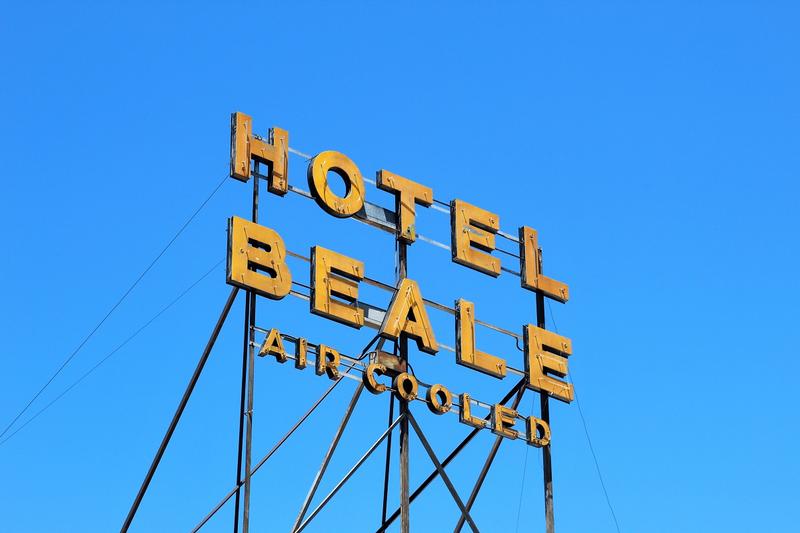 Hotel Beale sign - Kingman - History's Homes