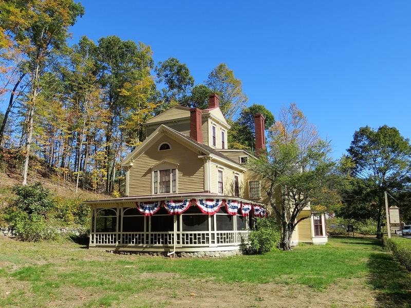 The Wayside side view - Concord - History's Homes