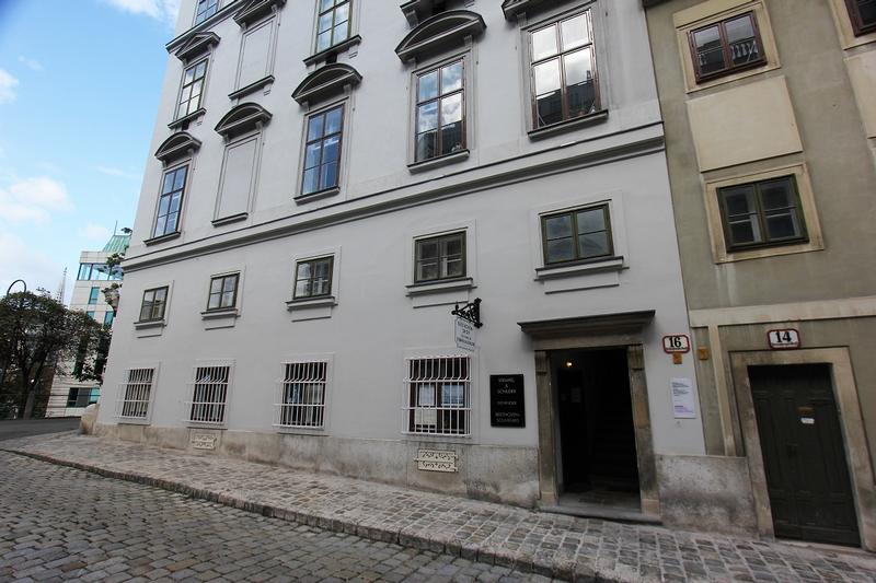 Pasqualatihaus Schreyvogelgasse entrance - Vienna - History's Homes