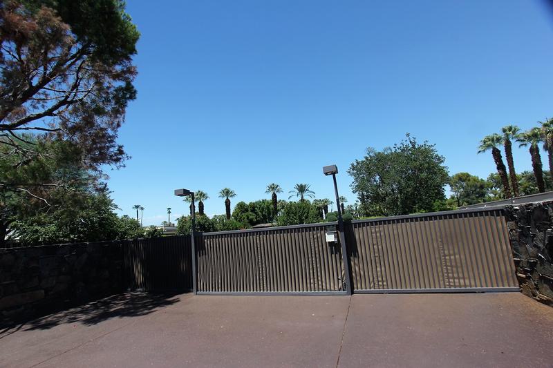 Frank Sinatra Home front gate - Rancho Mirage - History's Homes