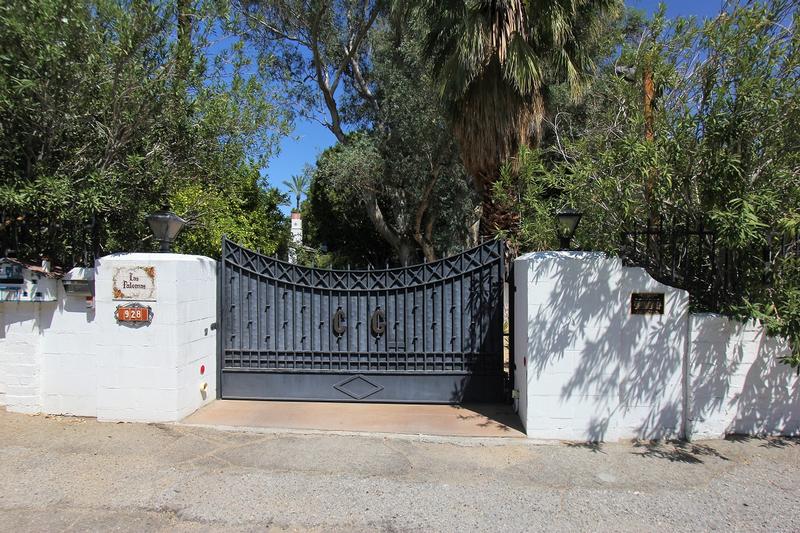 Cary Grant Home front gate - Palm Springs - History's Homes