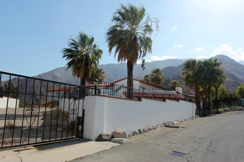 Elvis Presley Home view #3 - Palm Springs - History's Homes