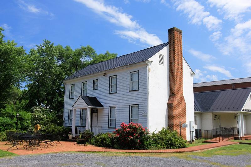 Belle Boyd Cottage side - Front Royal - History's Homes