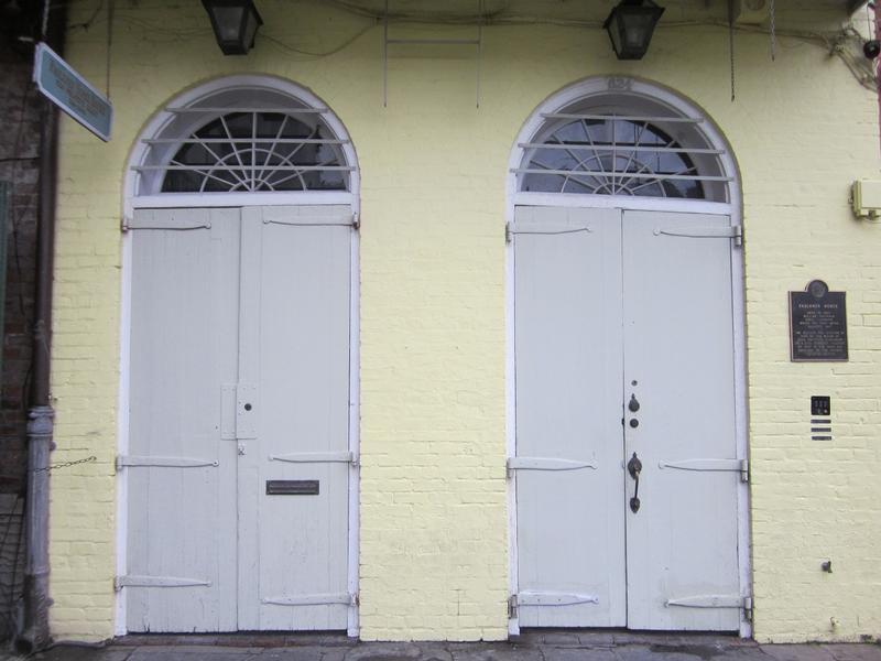 William Faulker Home front door - New Orleans - History's Homes