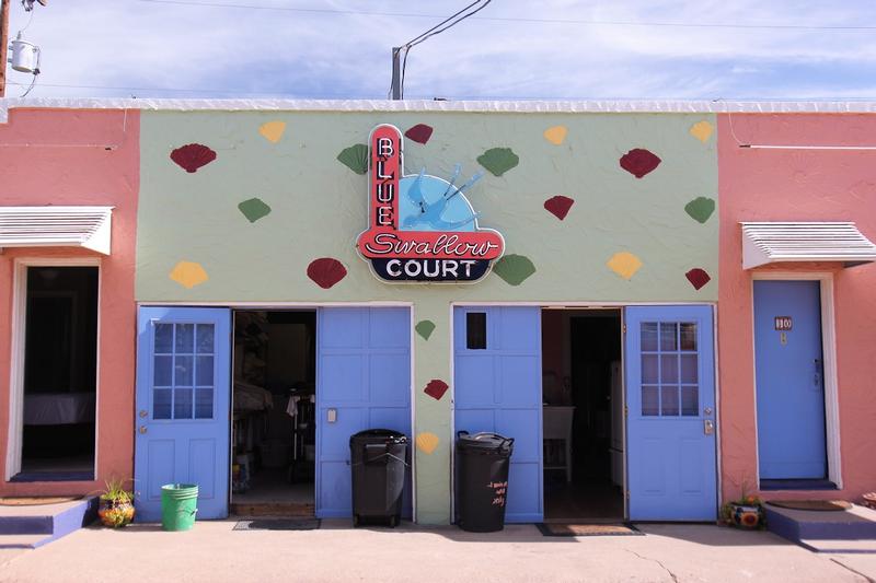 Blue Swallow Motel court - Tucumcari - History's Homes