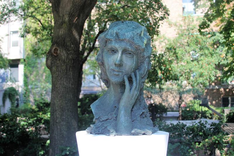 Mary Pickford bust - Toronto - History's Homes 