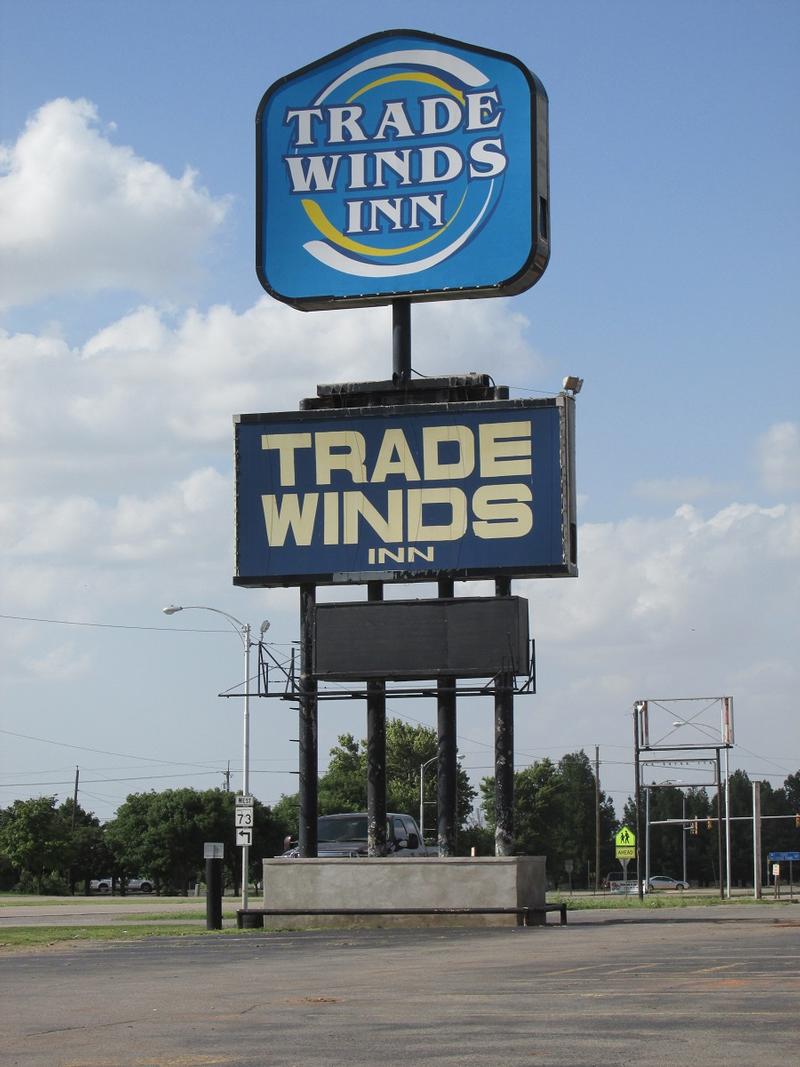 Trade Winds Inn sign - Clinton - History's Homes