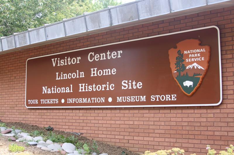 Lincoln House National Park sign - Springfield - History's Homes