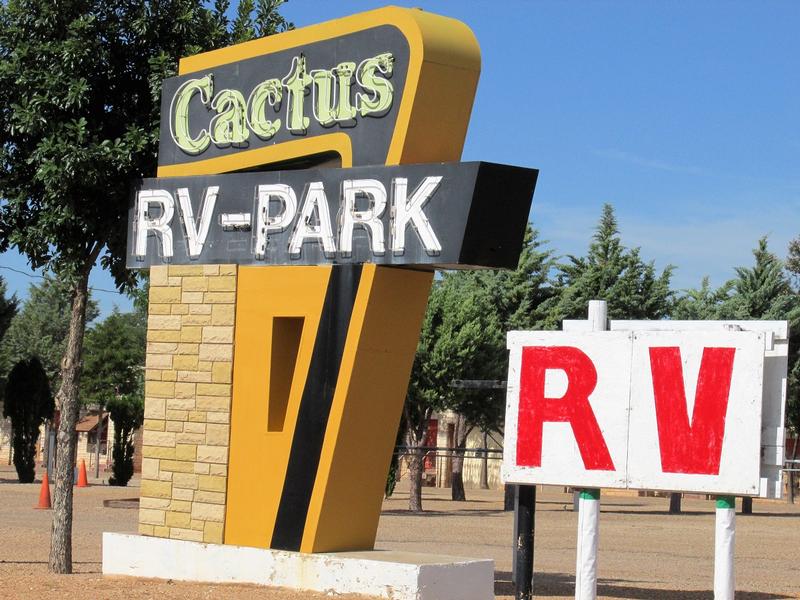 Cactus Motor Lodge sign - Tucumcari - History's Homes
