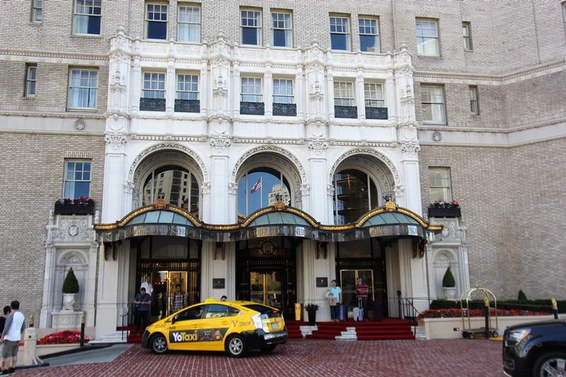 Mark Hopkins Hotel from entrance - San Francisco - History's Homes