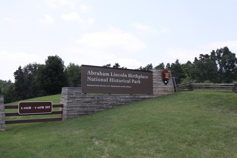 Abraham Lincoln Birthplace sign - History's Homes