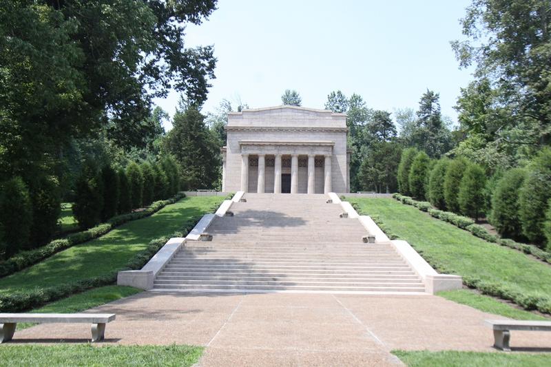 Abraham Lincoln Birthplace memorial - History's Homes