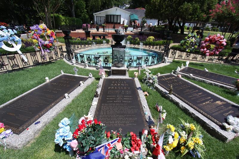 Graceland - Elvis Presley Grave - History's Homes