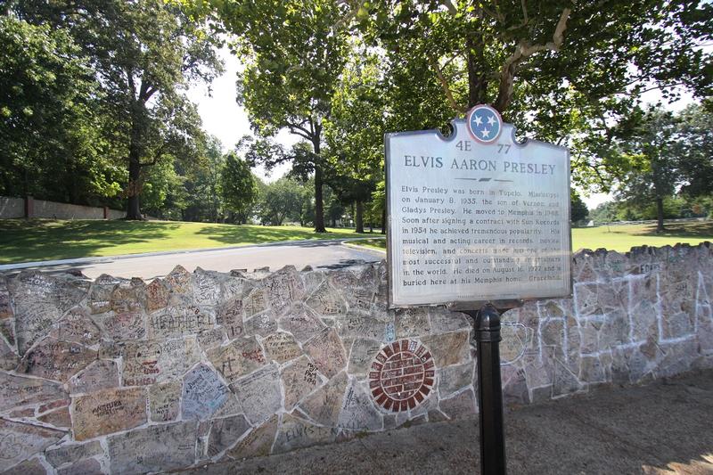 Graceland historic marker - Memphis - History's Homes