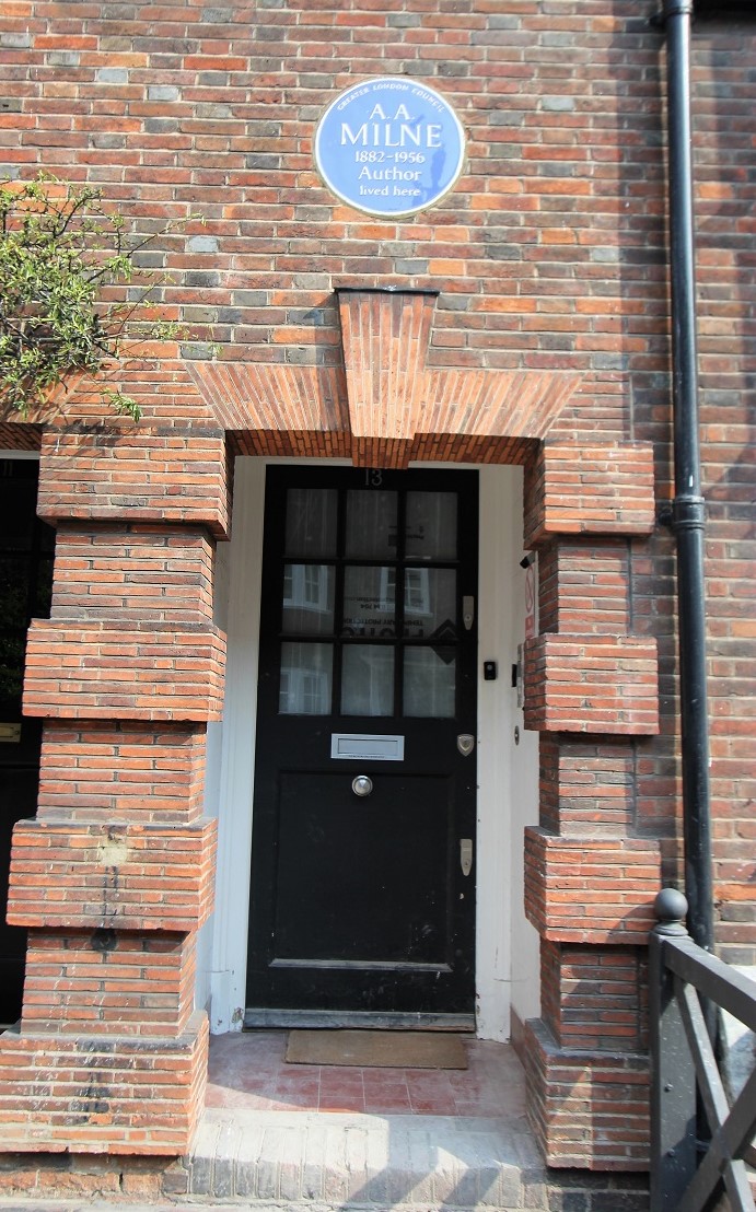 A.A. Milne Home fron door - London - History's Homes