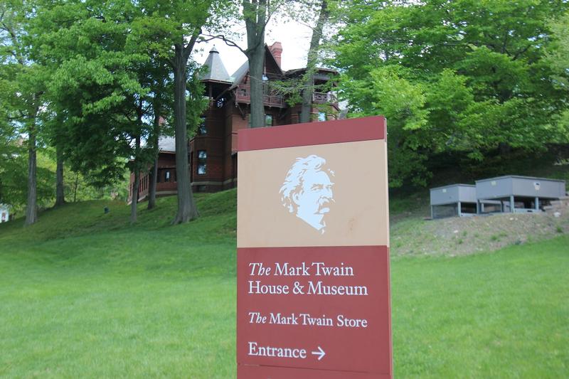 Mark Twain House sign - Hartford - History's Homes