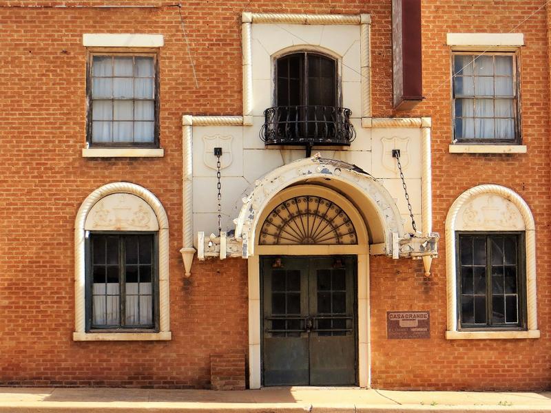 Casa Grande Hotel front - Elk City - History's Homes