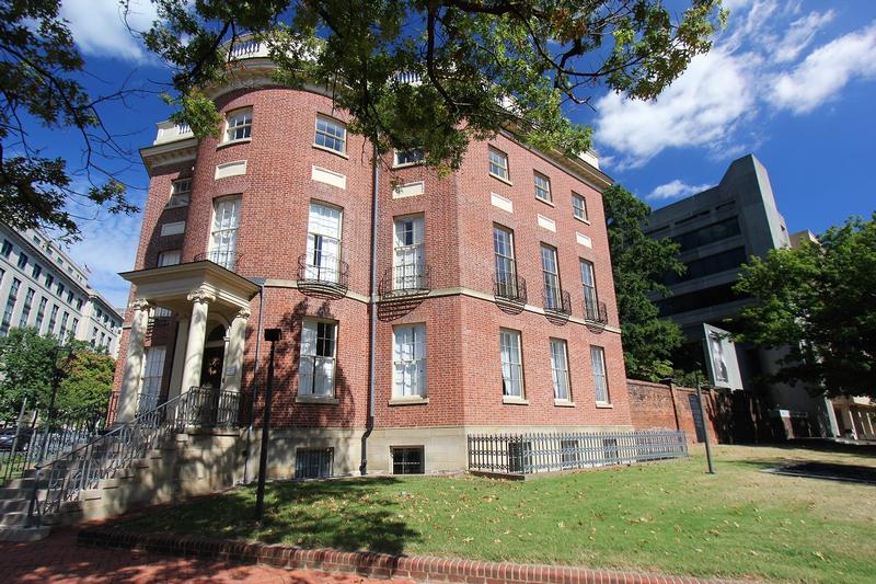 Octagon House side view - Washington, D.C. - History's Homes