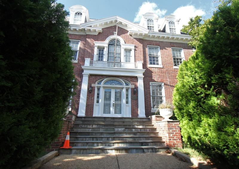 William Howard Taft Home front door - Washington, D.C. - History's Homes